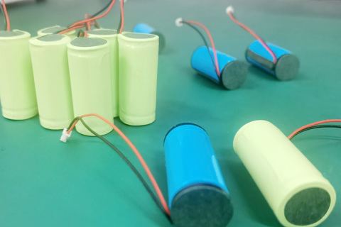 Combien de modèles de batteries cylindriques au lithium ?