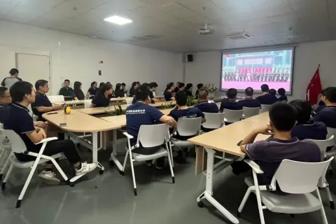 党建活动 | 铭记与奋斗:厦门倍特立党支部组织员工集中观看“93阅兵”现场直播