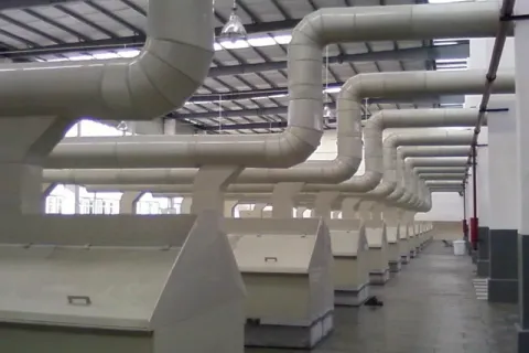 Por quanto tempo as placas devem permanecer no banho de carregamento?