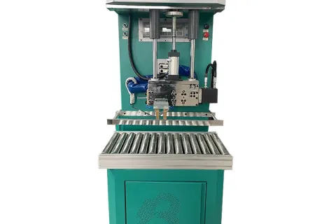 Como a soldagem intercelular constrói baterias de carro mais resistentes