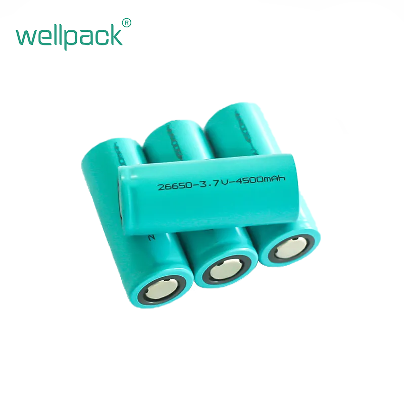 Cellule lithium-ion cylindrique 26650 de 3,7 V et 4500 mAh pour la pêche.