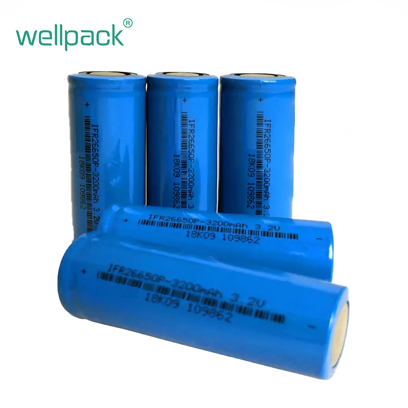 Bateria de íon de lítio com células cilíndricas 26650, 3,2 V e 3200 mAh.
