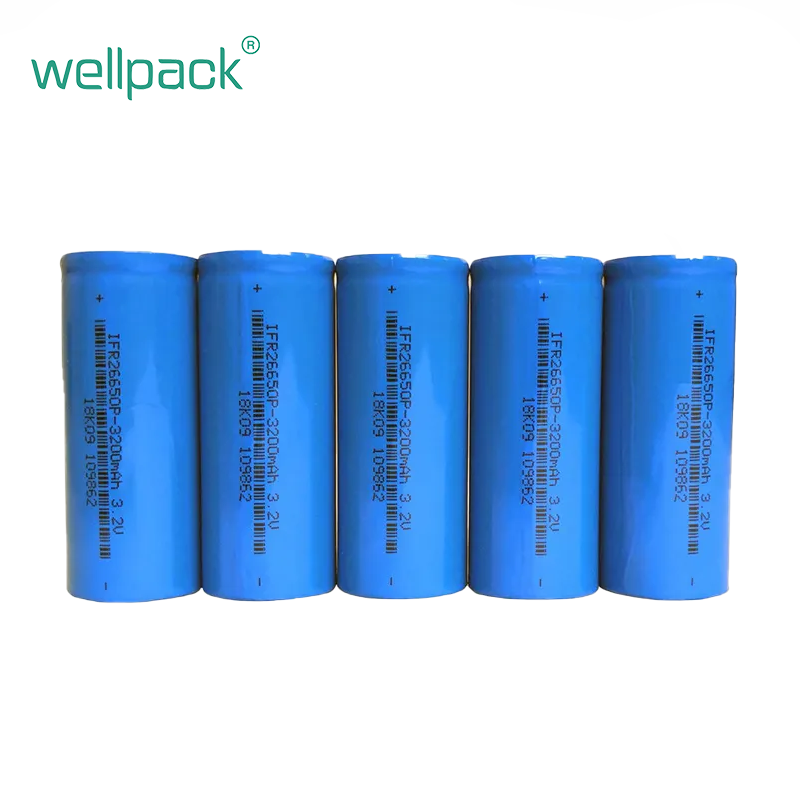 Bateria de íon de lítio com células cilíndricas 26650, 3,2 V e 3200 mAh.