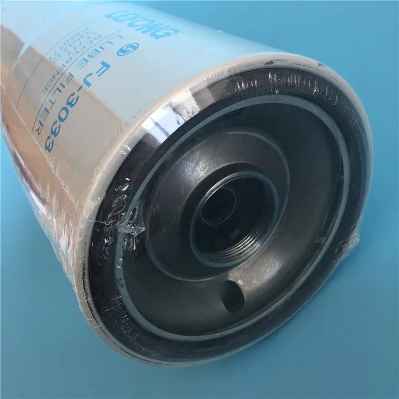 Boa qualidade para óleo premium de escavadeira/combustível/água/ar/filtro hidráulico Fj-3033 Lf777 3304232 P550777 3889311 600-212-1511 1132401630 Filtro de óleo