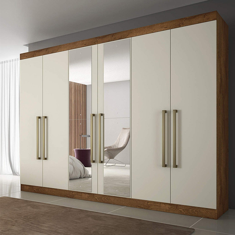 Dormitorio de diseño moderno, armario de madera blanca con espejo