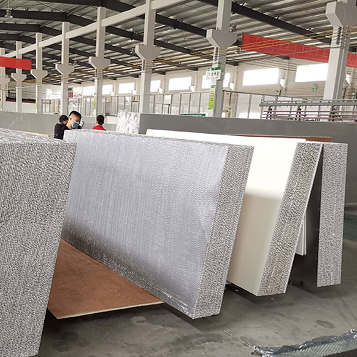 Alu honeycomb wall panel with aluminum extrusion profile