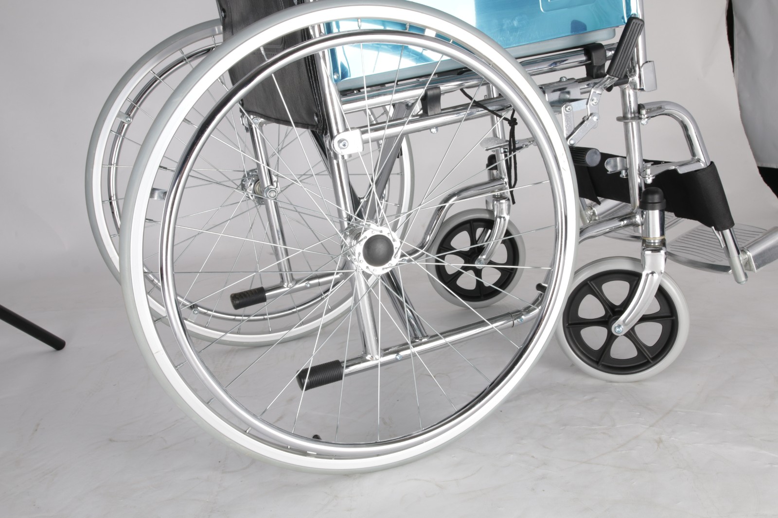 fold up commode wheelchair