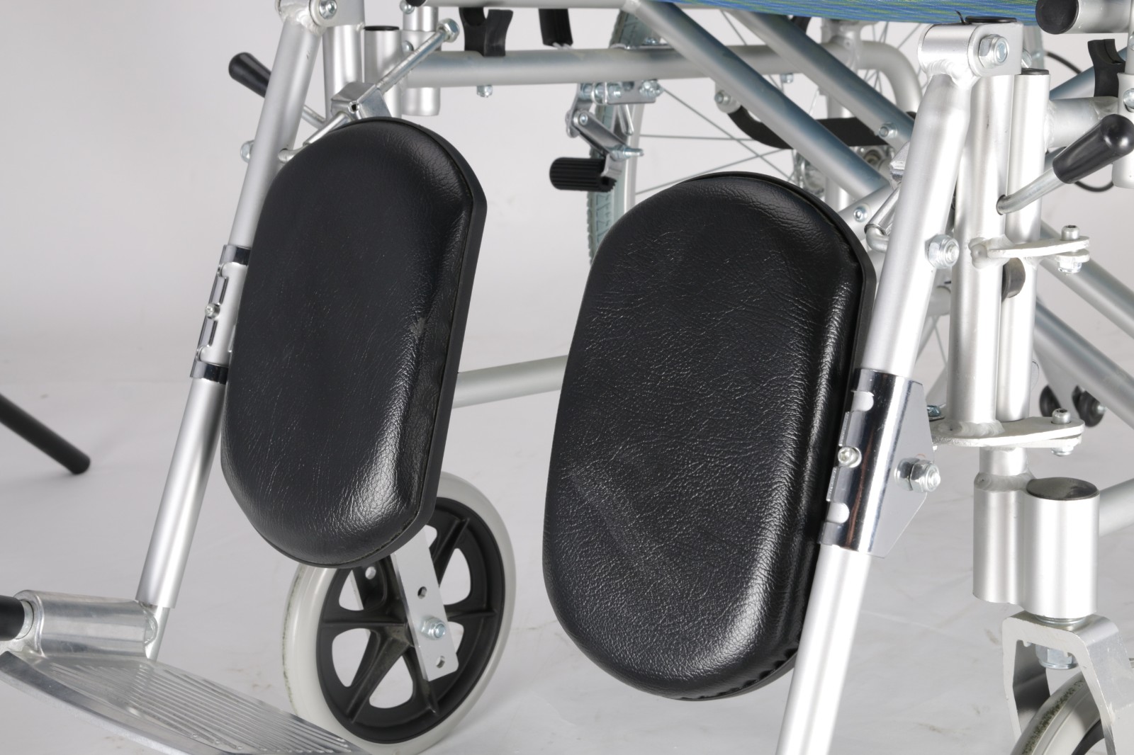 Supply Reclining High Back Aluminium Manual Wheelchair Wholesale