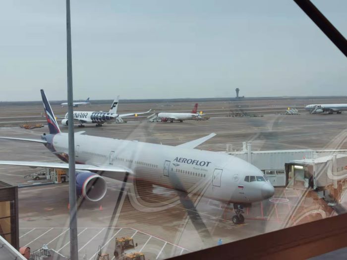 Remember service engineer of Qinding Company overcomes all difficulties to reach the Russian customer's on-site service for XLPE/IXPE foaming machine