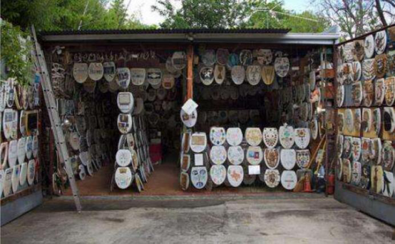 A museum of toilet seat art