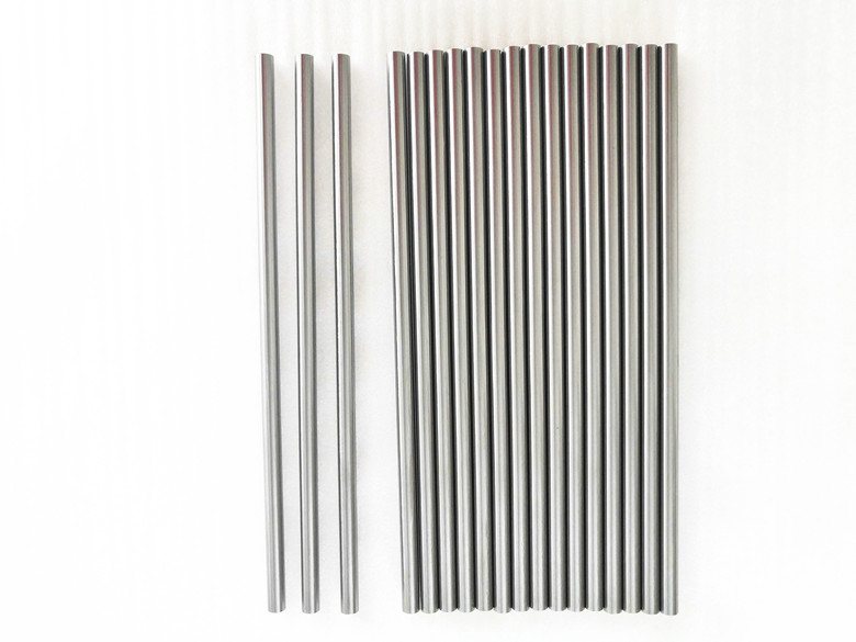Alloy tool steel
