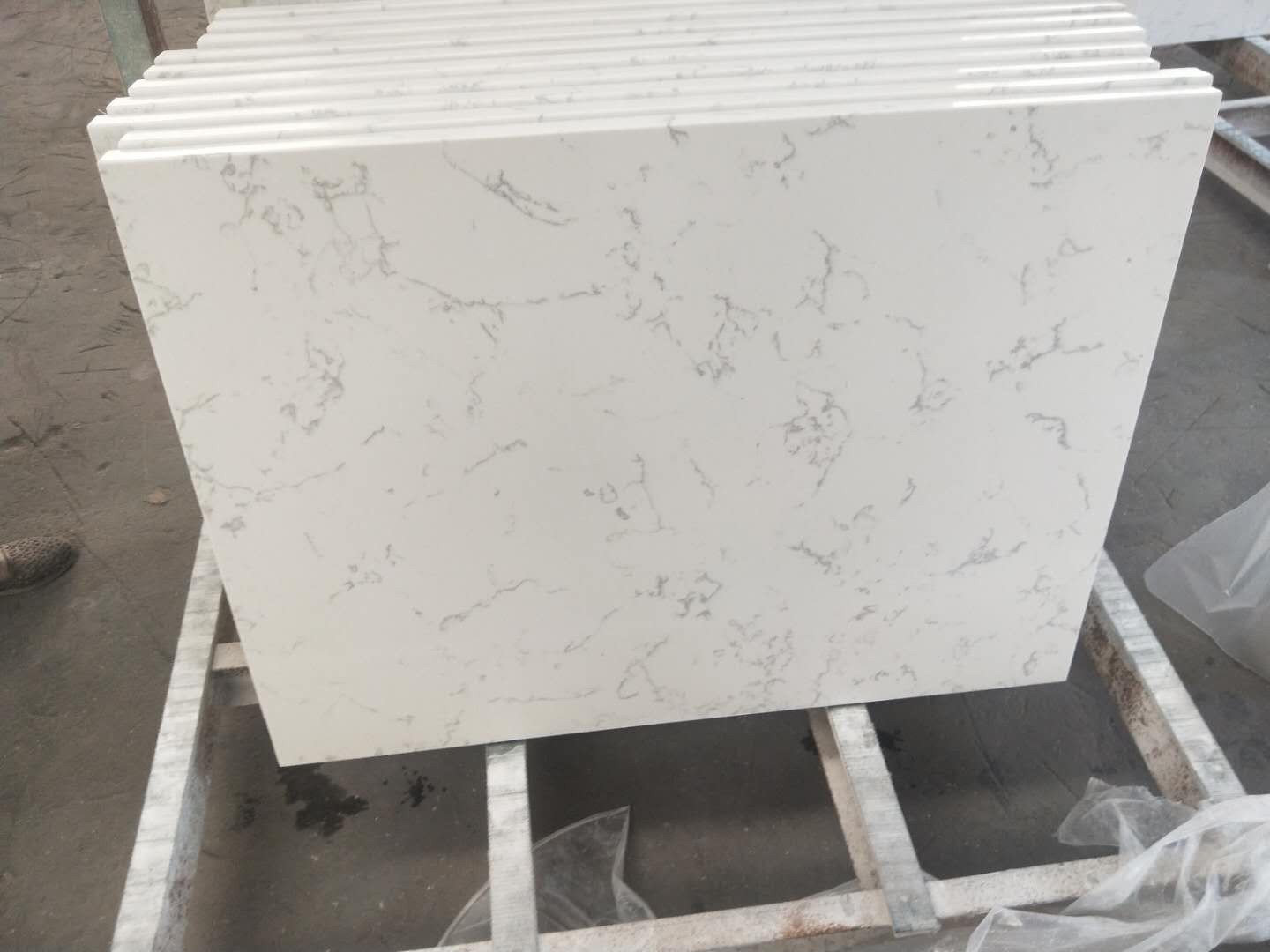 Multi Color Quartz Artificial Counter Tops