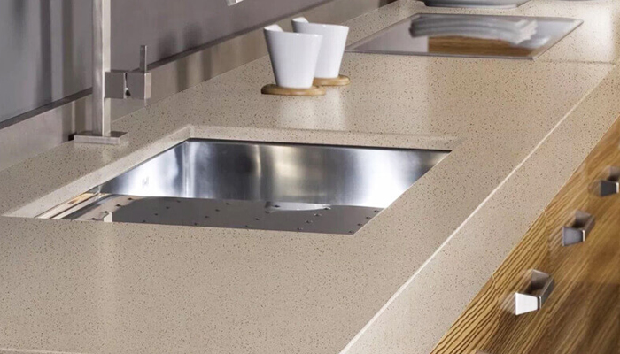 Príčiny a opravné opatrenia pre sčernanie spojov Quartz Mesa?