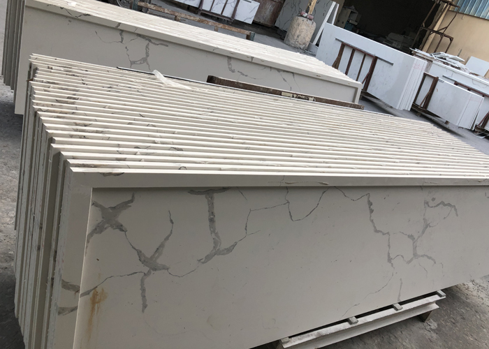 Comment nettoyer les comptoirs en quartz Calacatta