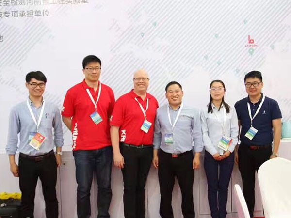 عميل من فرنسا