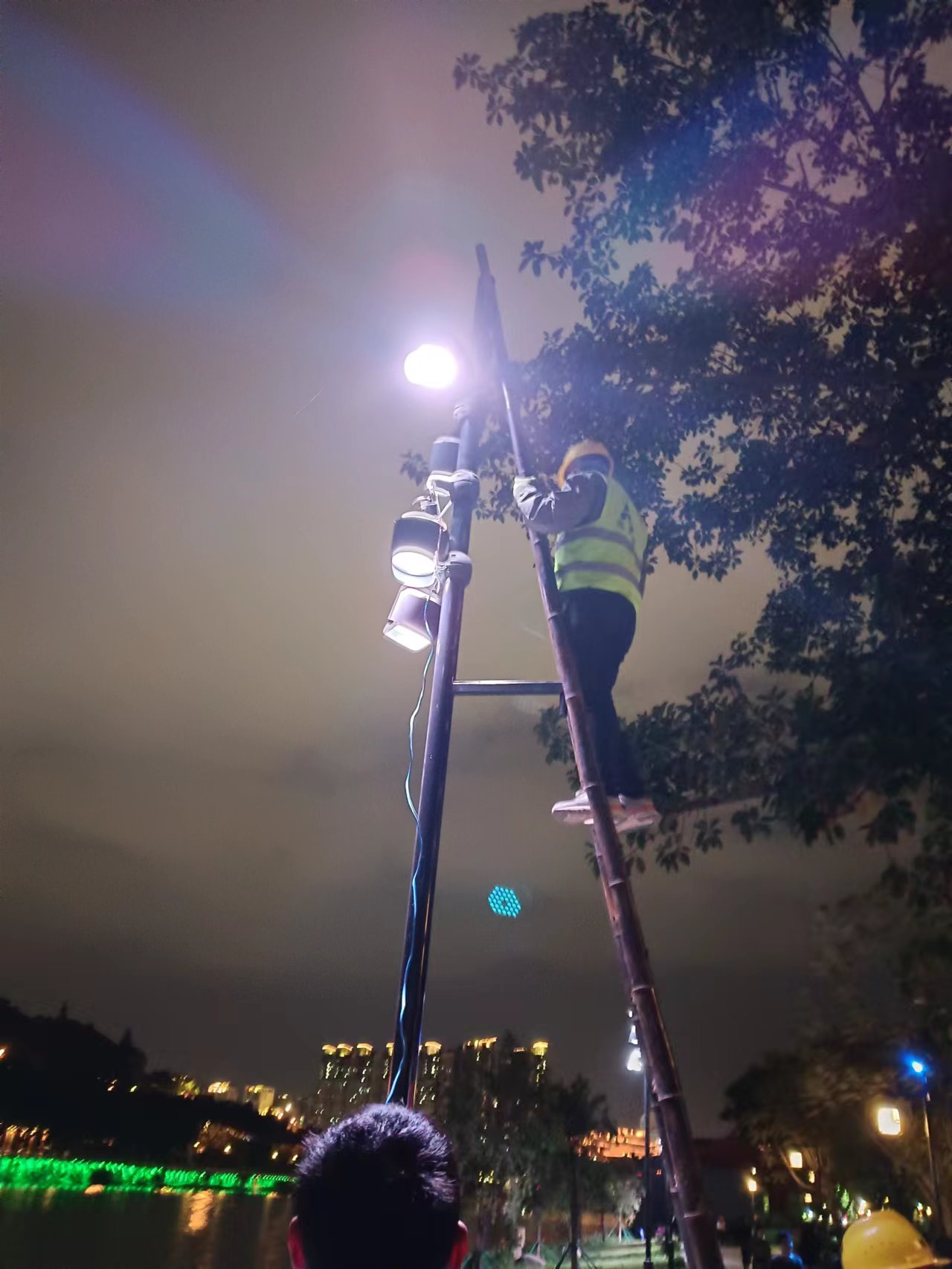 Light Installation Instruction