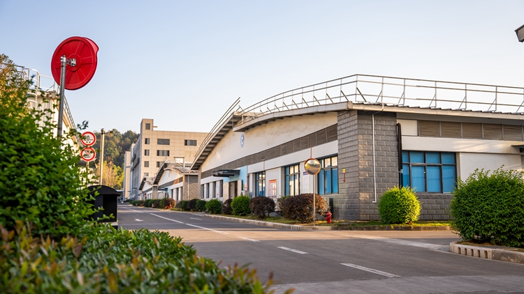 2 factory workshop_副本.jpg