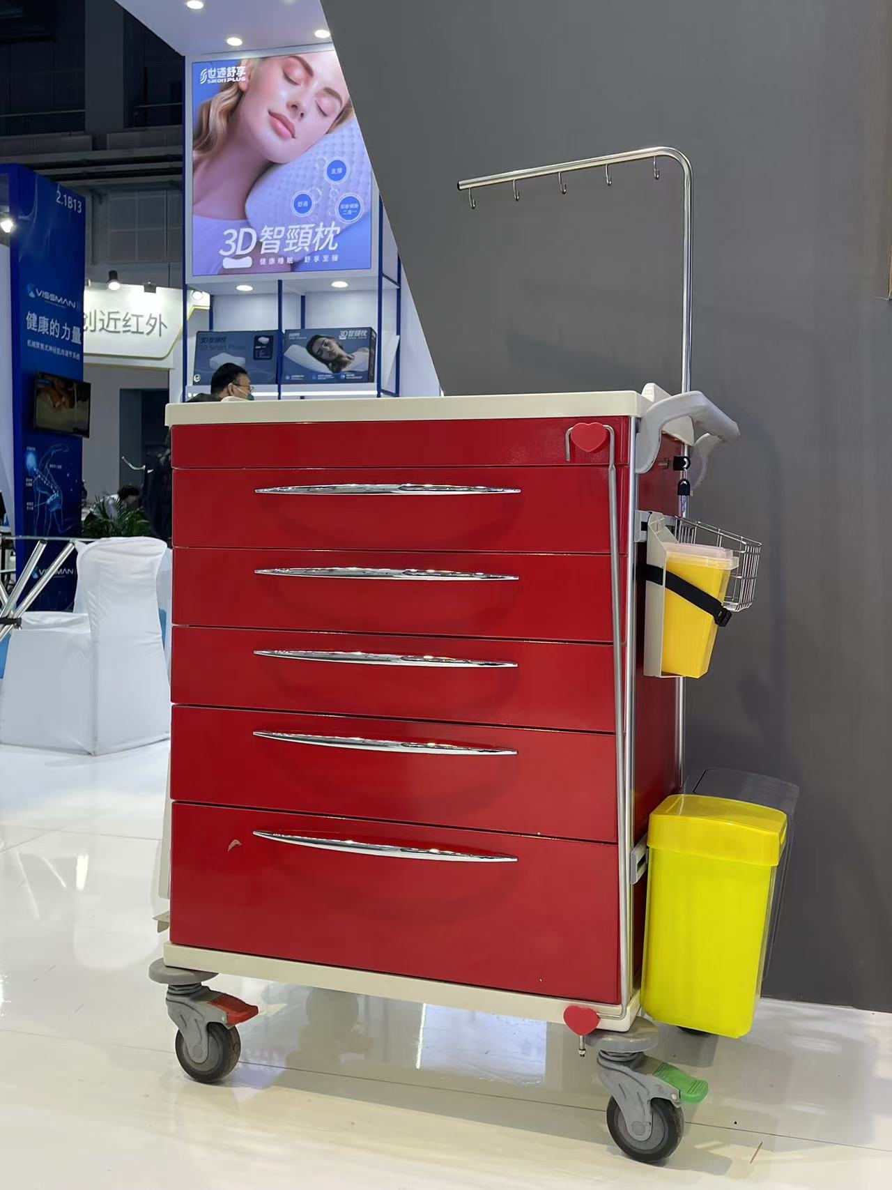 Medical moving trolley