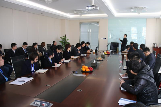 同社では新入社員の入社研修を集中的に実施している