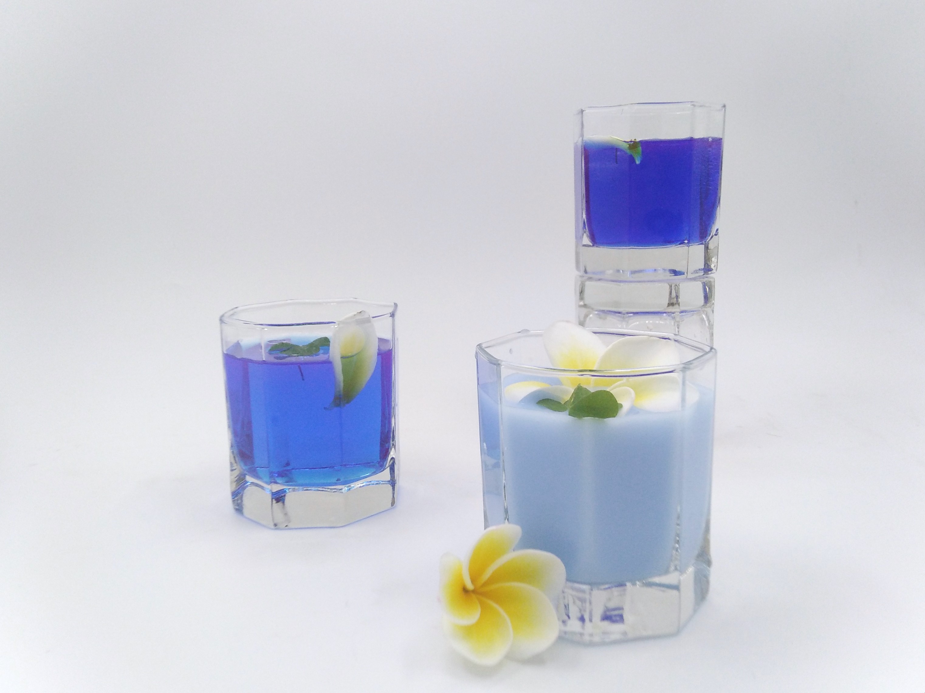 Le bleu des boissons est-il naturel ? – Questions de couleurs