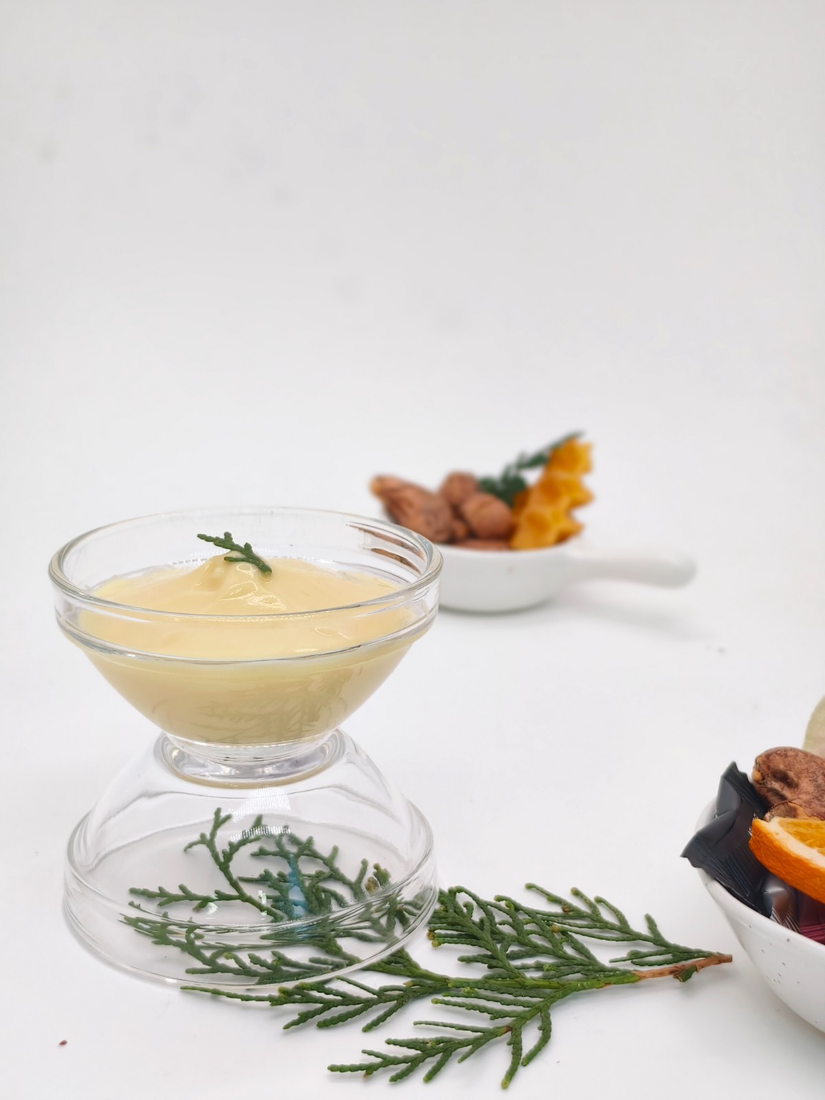 Natural yellow food coloring