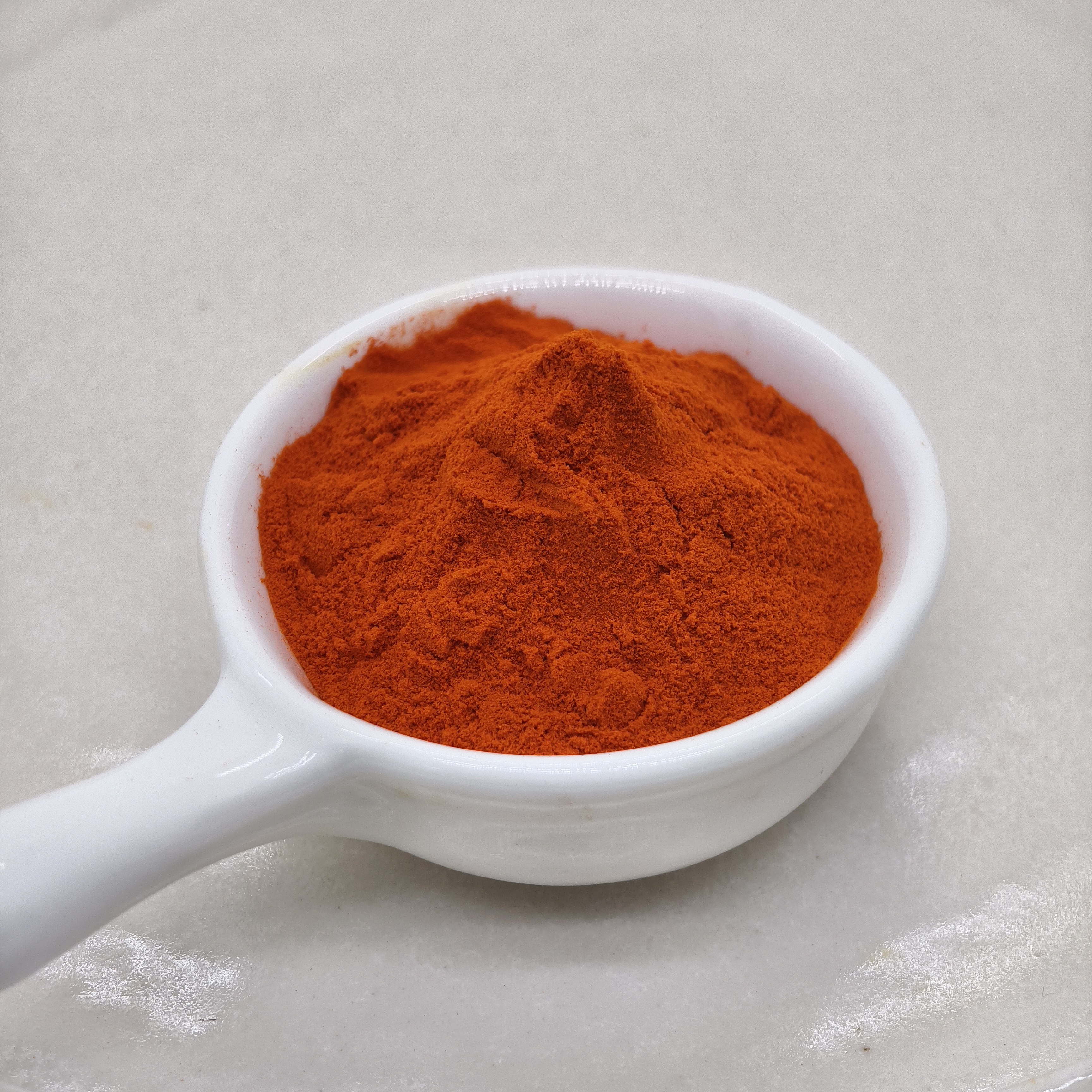 Natural yellow food coloring