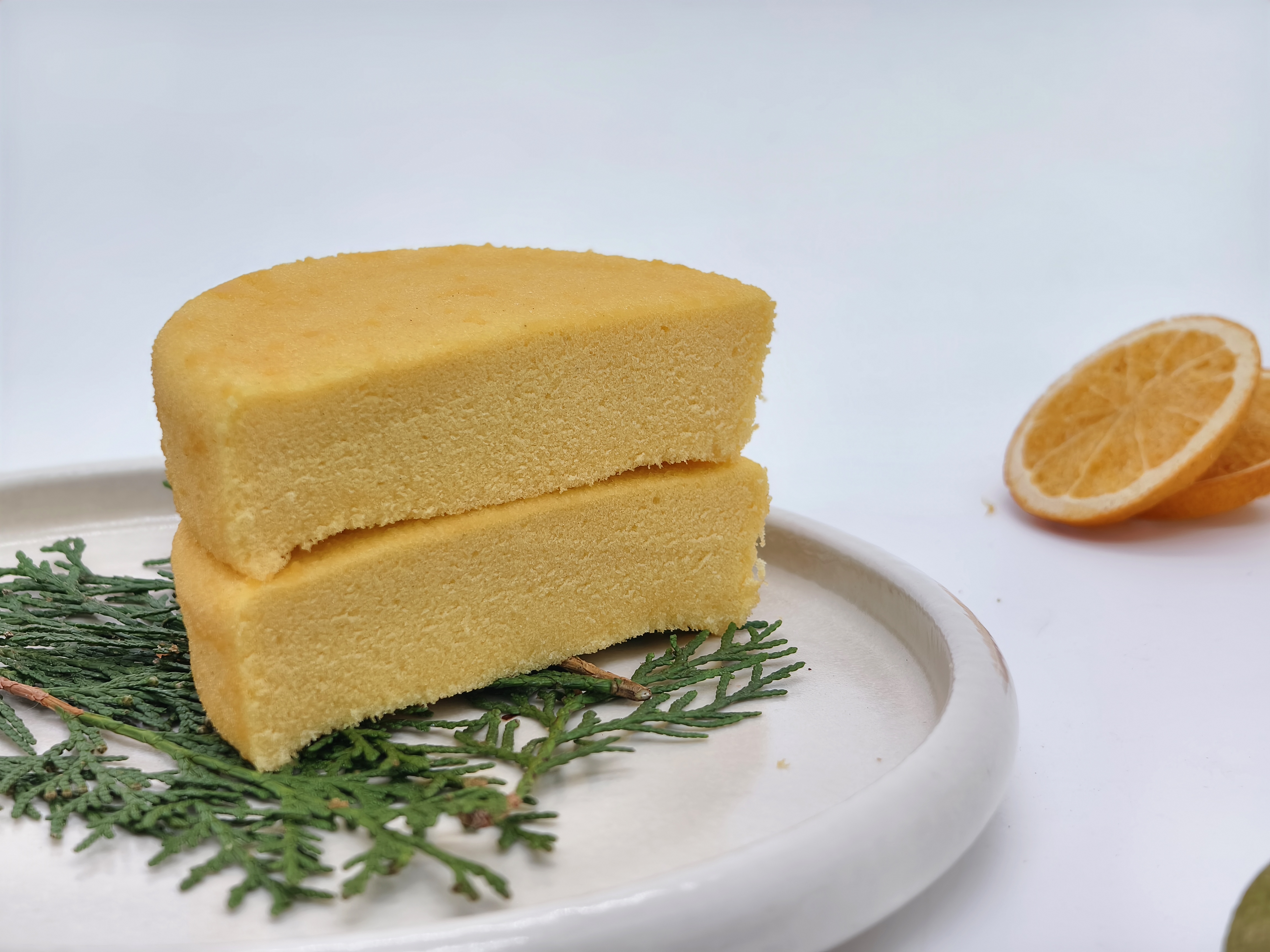 Natural yellow food coloring
