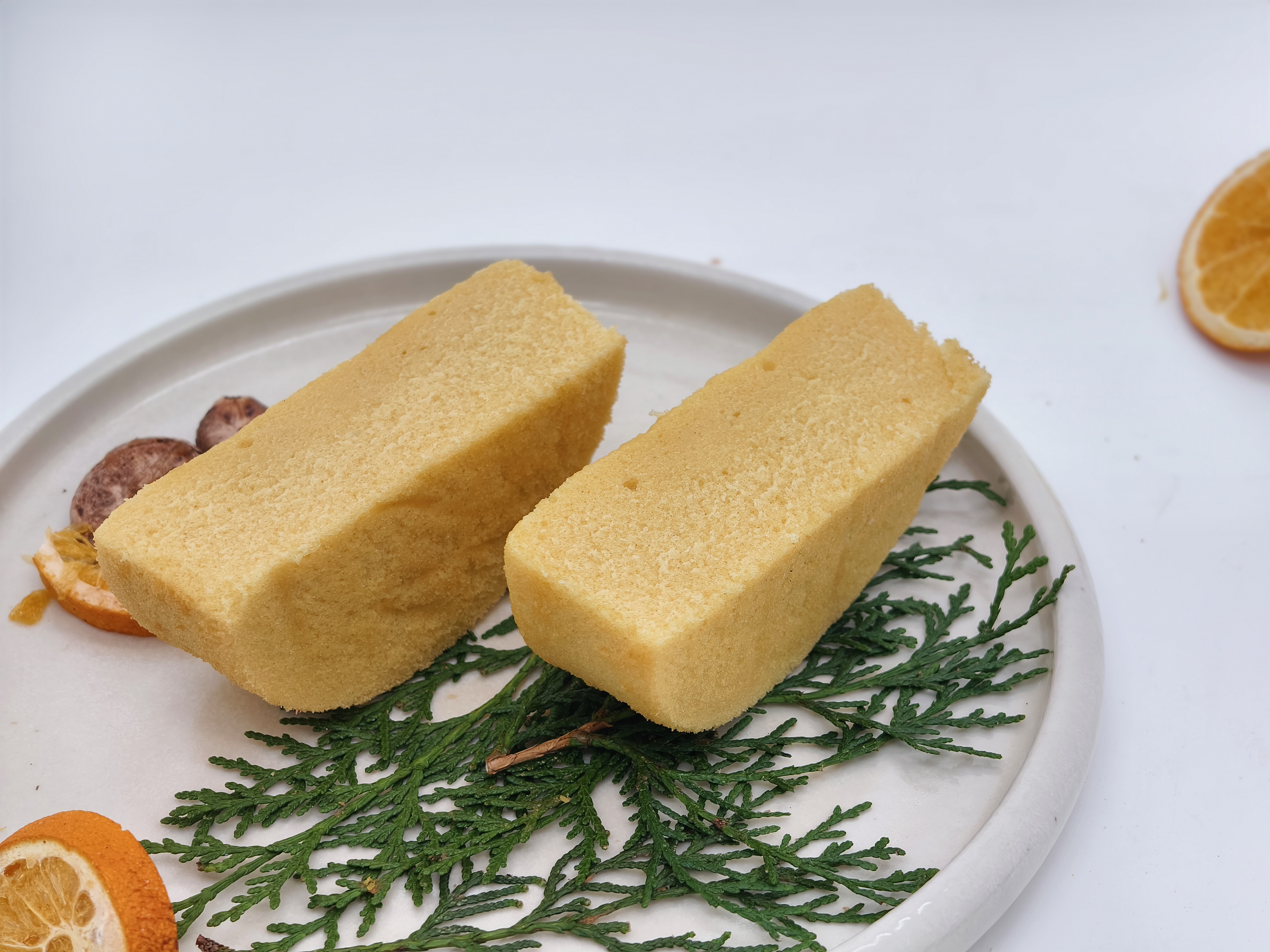Natural yellow food coloring
