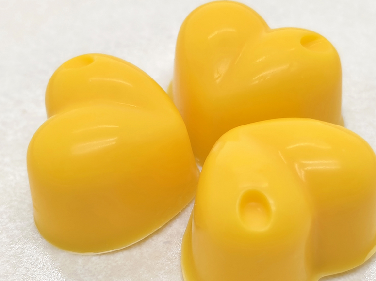 Natural yellow food coloring