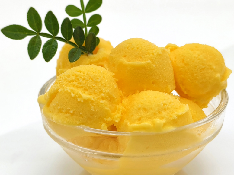 Natural yellow food coloring