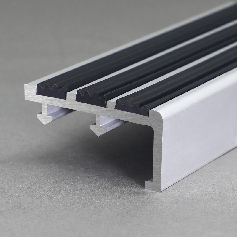 Aluminium-Schwarz-Gummi-Treppenkante FSW2