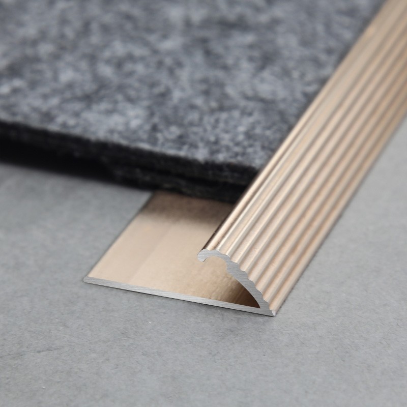Китай Переходная алюминиевая плитка цвета шампанского на ковровое покрытие MCT4, производитель