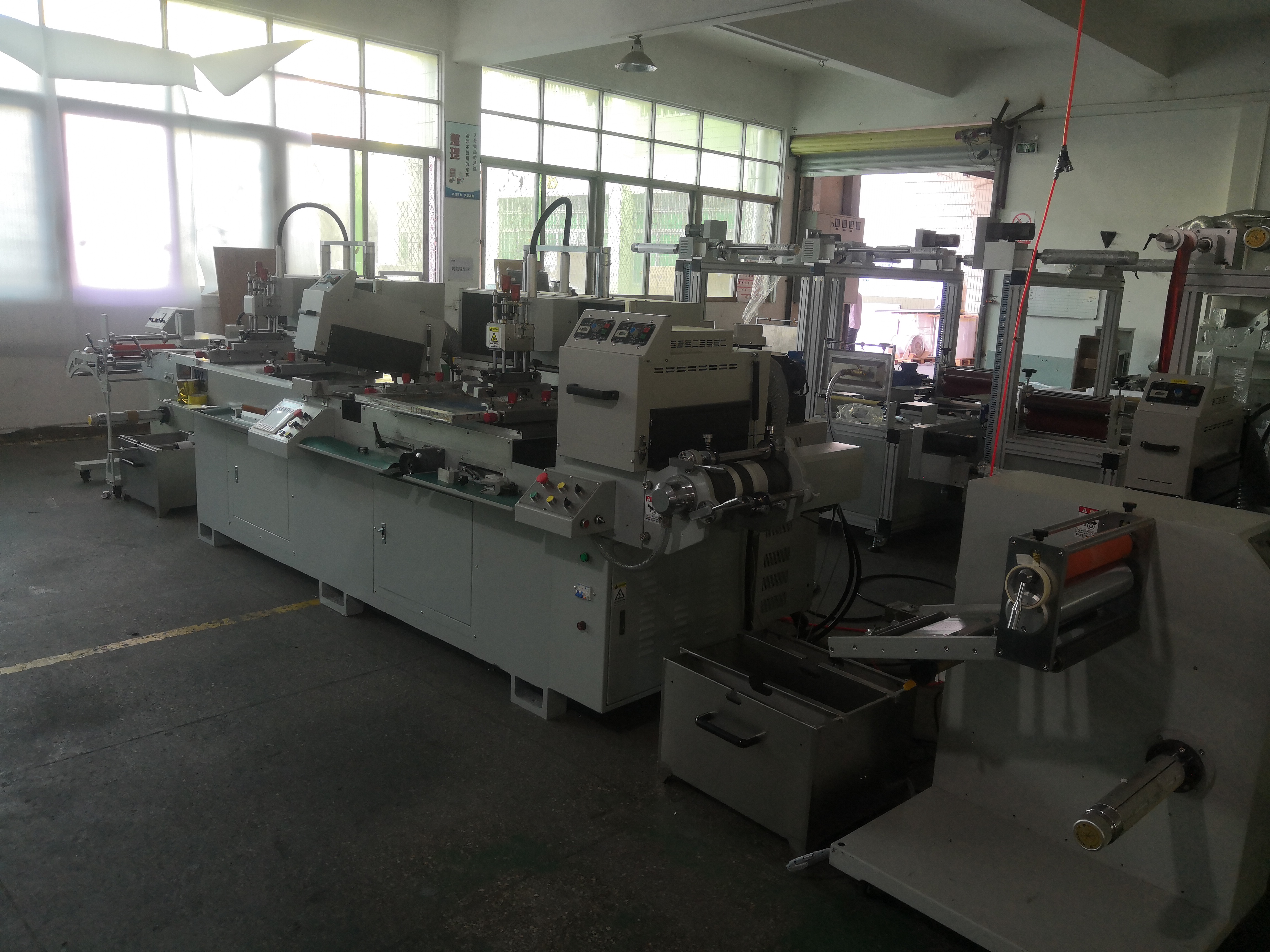 Automatische Mehrfarben-Siebdruckmaschine bietet Rahmen mit Mesh