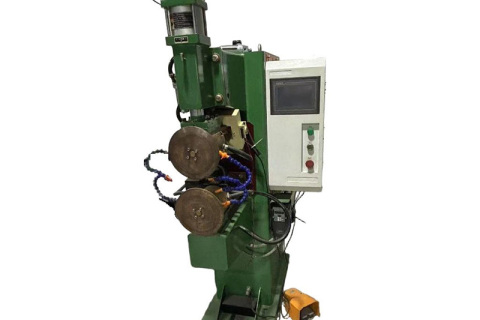 Machines de soudage à la molette haute performance pour la production industrielle : solutions de soudage longitudinal et continu