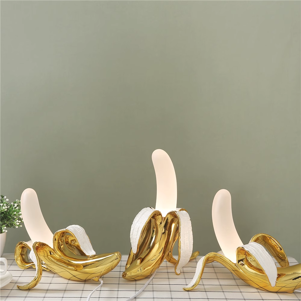 Modern Banana Table Lamp Plating/painting Resin Fruit Desk Lamp Light,Banana Decorations Lights for Office Kid Bedroom Bedside decor lighting Fixtures