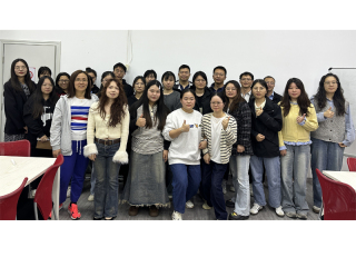 Cross company sales representatives exchanged their experience in accepting orders and jointly promoted performance growth during PK activity