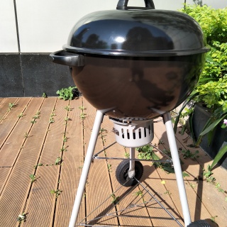 The perfect blend of classic design and superior performance-kettle grill