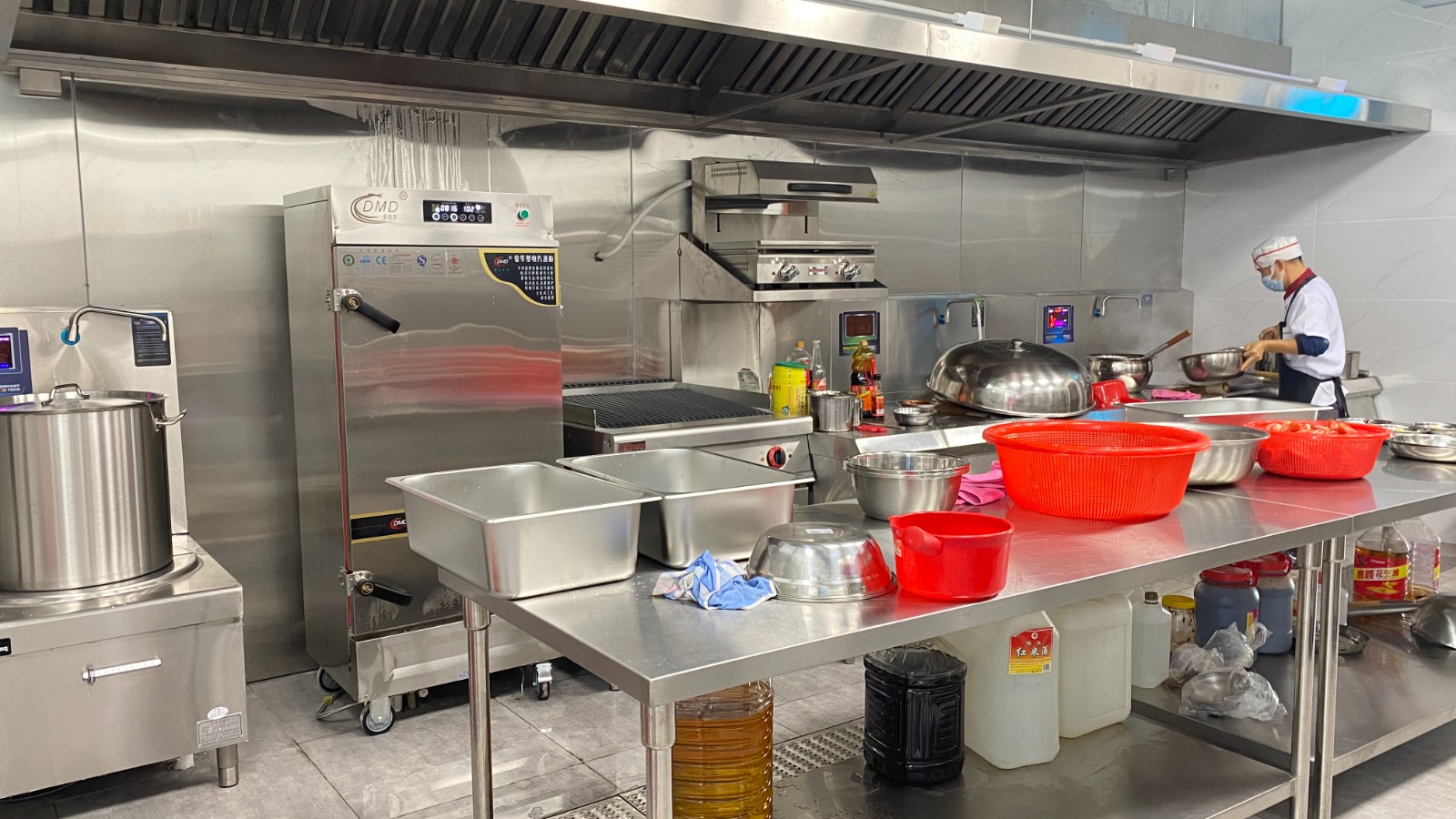 Commercial kitchen