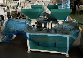 Small corn processing combined machine