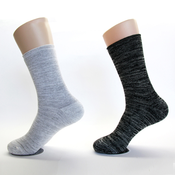 توفير جوارب صحية مبطنة بأساور واسعة لمرضى السكر