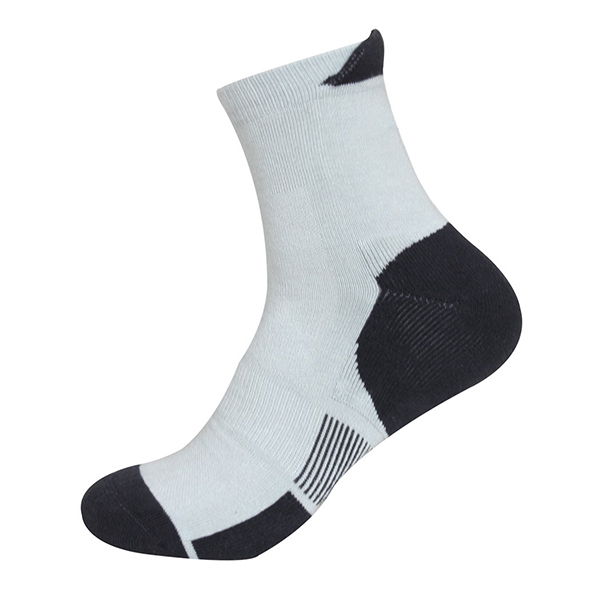 薄く通気性のある軽量トレッキング ソックス