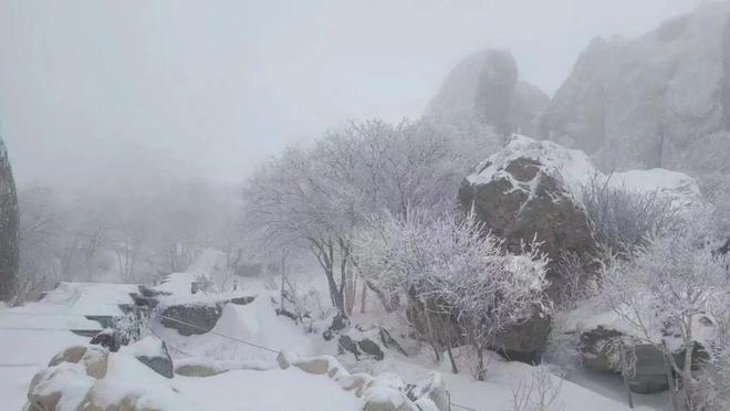 През април в Пекин отново вали сняг