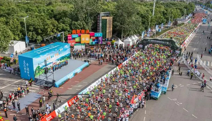 Run! Two marathons a day in Beijing, joyous and straightforward