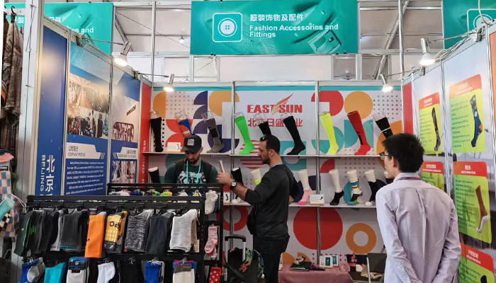 الشركة المصنعة للجوارب ريشينج تحضر المرحلة 3 من معرض كانتون رقم 134، حيث تعرض الجوارب الرياضية