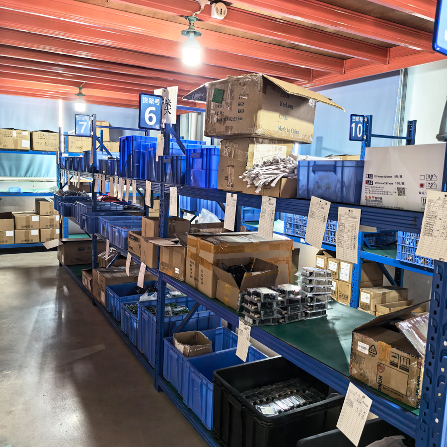 A corner of the warehouse9.jpg