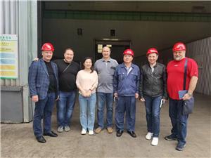 زيارة المصنع المرجعي مع عميل روسيا