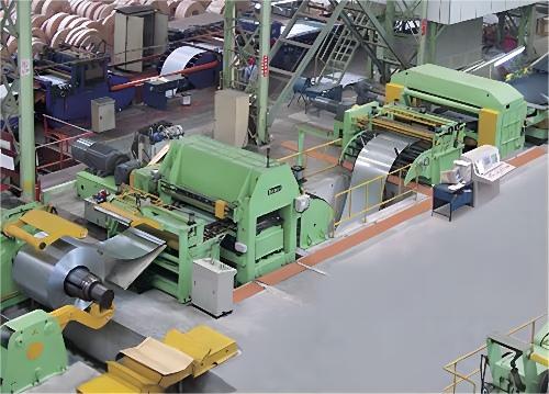 Slitting machine for thin plates