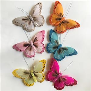 Украшение елки бабочкой