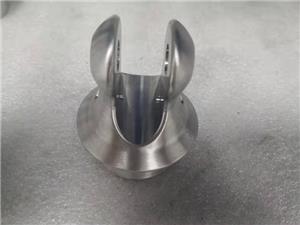 El acero inoxidable 303304306 modificó las piezas que trabajaban a máquina del cnc del metal de la precisión del tratamiento liso modificado para requisitos particulares