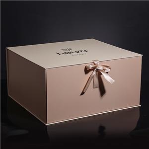 Luxury Flat Pack Clothing Packaging Box With Ribbon